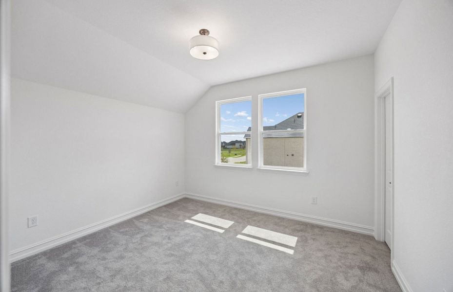 Spacious, unfurnished interior of a new home in Wilson Creek Meadows, Celina (Image 12).