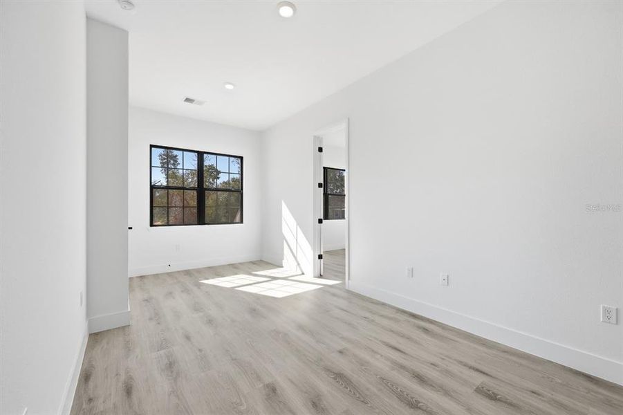 Spacious, unfurnished interior of a new home in , Ocala (Image 36).