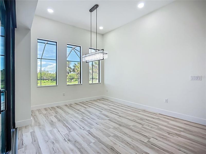 DINING ROOM DINING ROOM