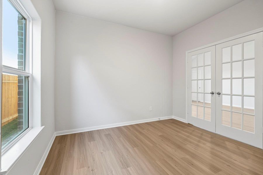 Spacious, unfurnished interior of a new home in Freeman Ranch, Katy (Image 5).