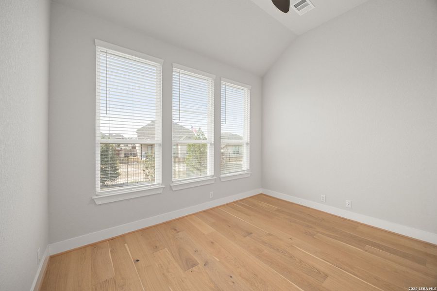 Spacious, unfurnished interior of a new home in Ventana, Bulverde (Image 41).