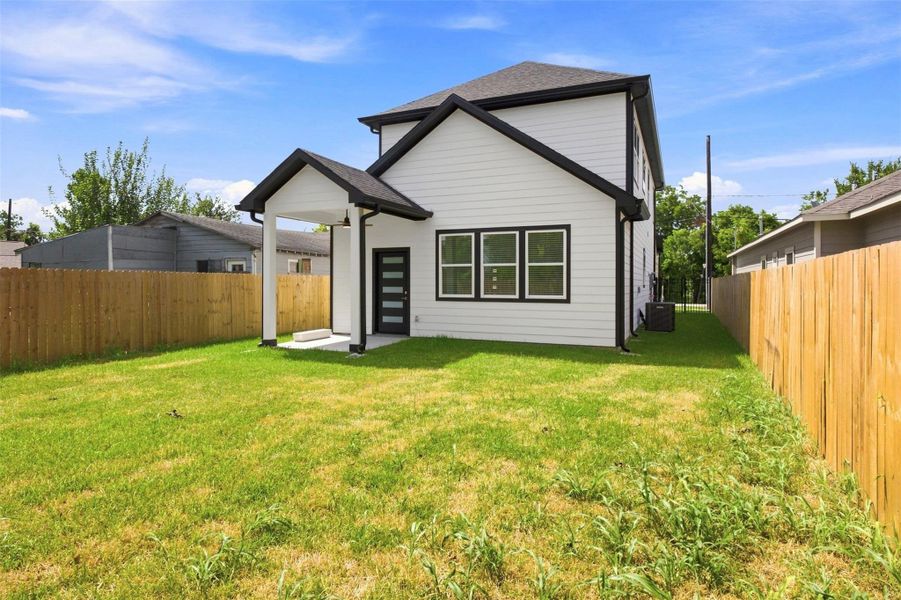Exterior details and patio area of a home in , Houston (Image 23).