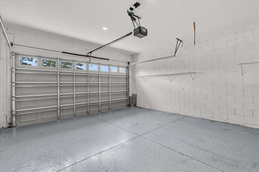 Spacious, unfurnished interior of a new home in , Kissimmee (Image 23).