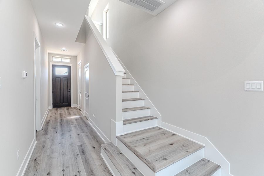 Spacious, unfurnished interior of a new home in , Houston (Image 38).