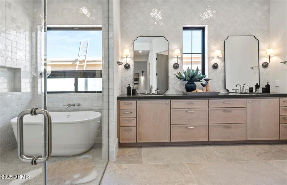 Primary En Suite w Wet Room Primary En Suite w Wet Room