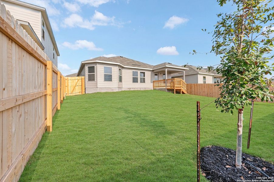 Exterior details and patio area of a home in Paloma Park, Converse (Image 20).