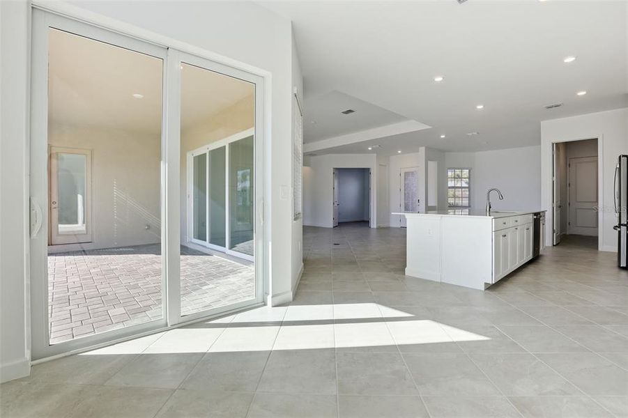 Spacious, unfurnished interior of a new home in South Gulf Cove, Port Charlotte (Image 6).