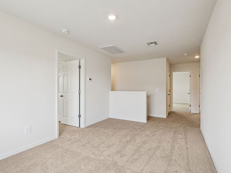 Spacious, unfurnished interior of a new home in The Meadow at Crossprairie, St. Cloud (Image 11).