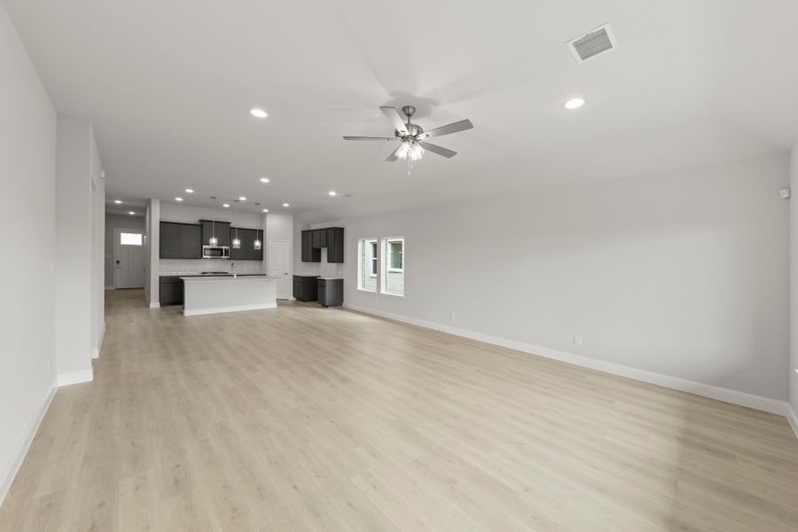 Representative unfurnished interior of a home built from the Patriot by Rockwell Homes in Creekside, Royse City (Image 115). Representative unfurnished interior of a home built from the Patriot by Rockwell Homes in Creekside, Royse City (Image 115).