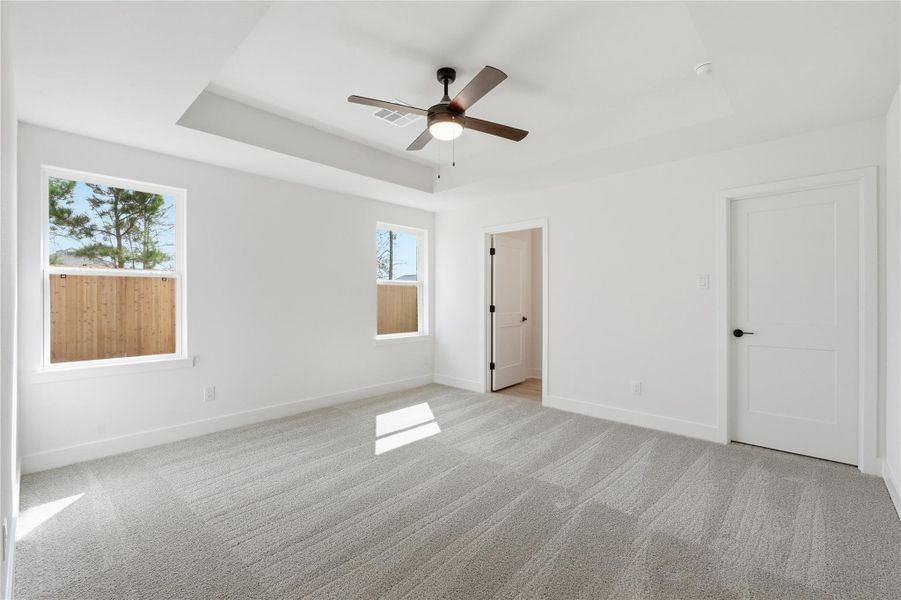 Spacious, unfurnished interior of a new home in Grand Oaks Reserve, Cleveland (Image 10).
