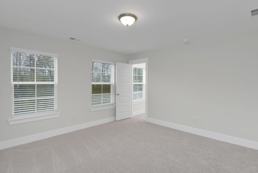 Spacious, unfurnished interior of a new home in Ashton Lakes, Lexington (Image 26).