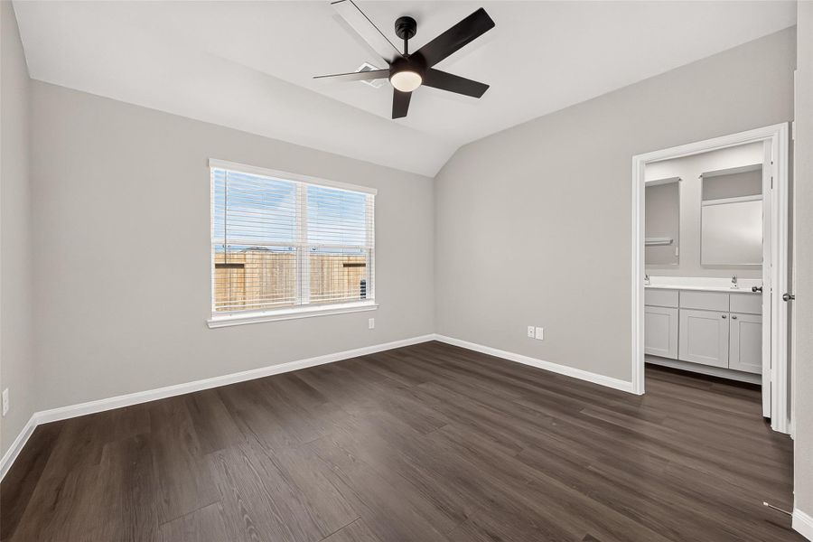 Spacious, unfurnished interior of a new home in Ridgeland Hills, Willis (Image 21).