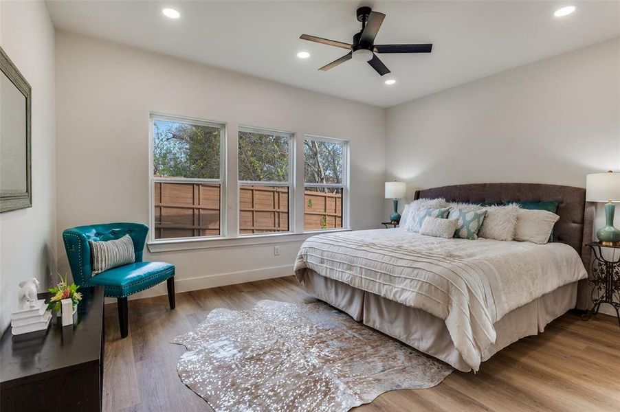 Furnished interior view inside a new home in , Dallas (Image 33).