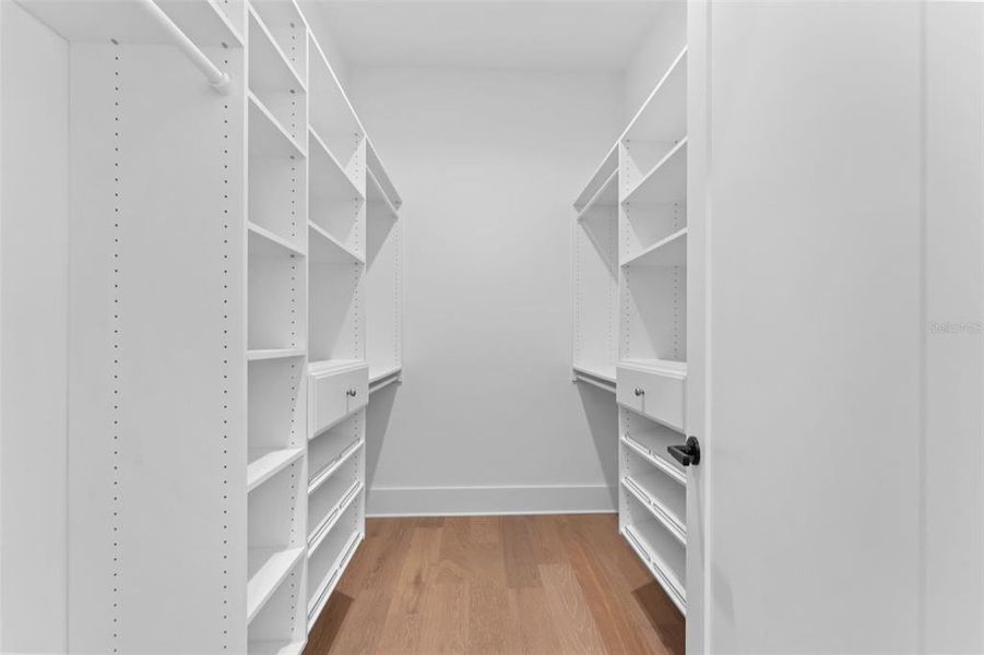 Spacious, unfurnished interior of a new home in , Tampa (Image 48).