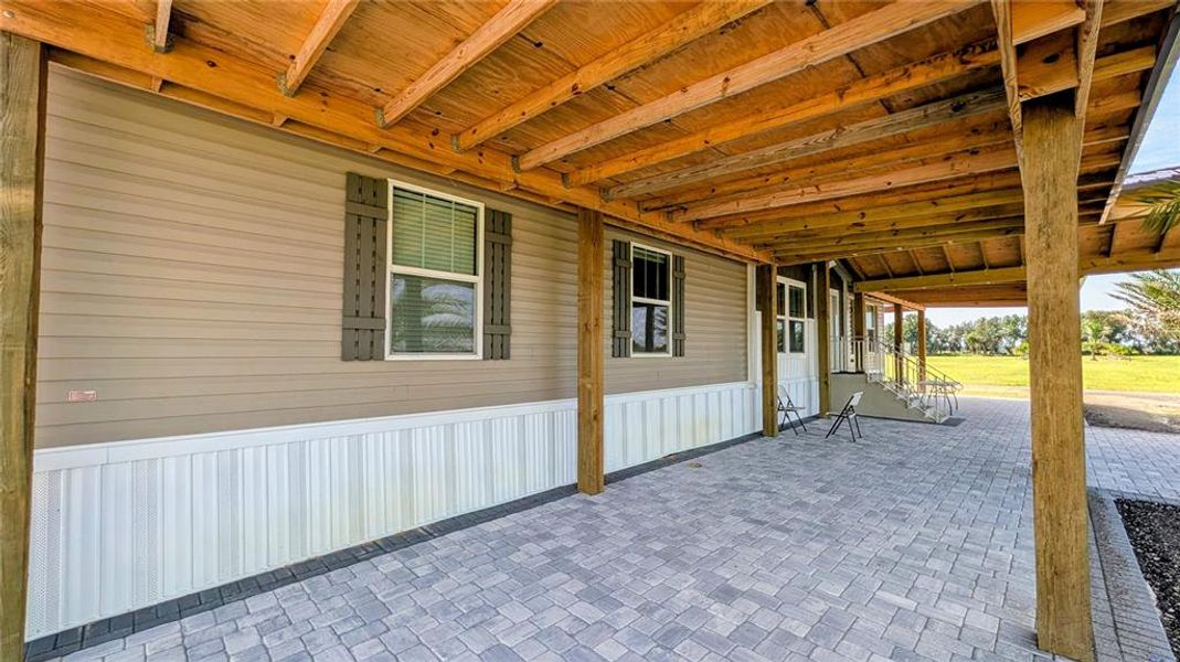 Exterior details and patio area of a home in , Wauchula (Image 19).