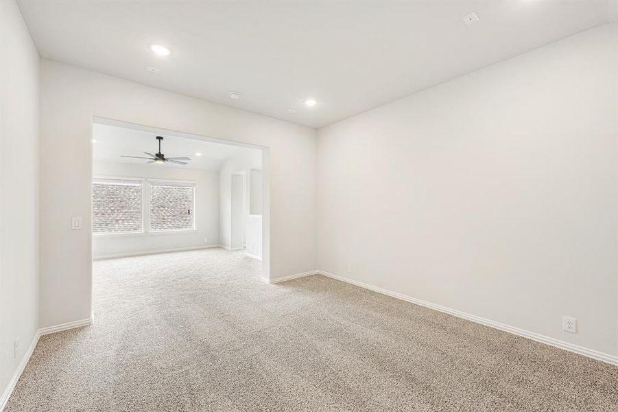 Spacious, unfurnished interior of a new home in Star Ranch, Godley (Image 27).
