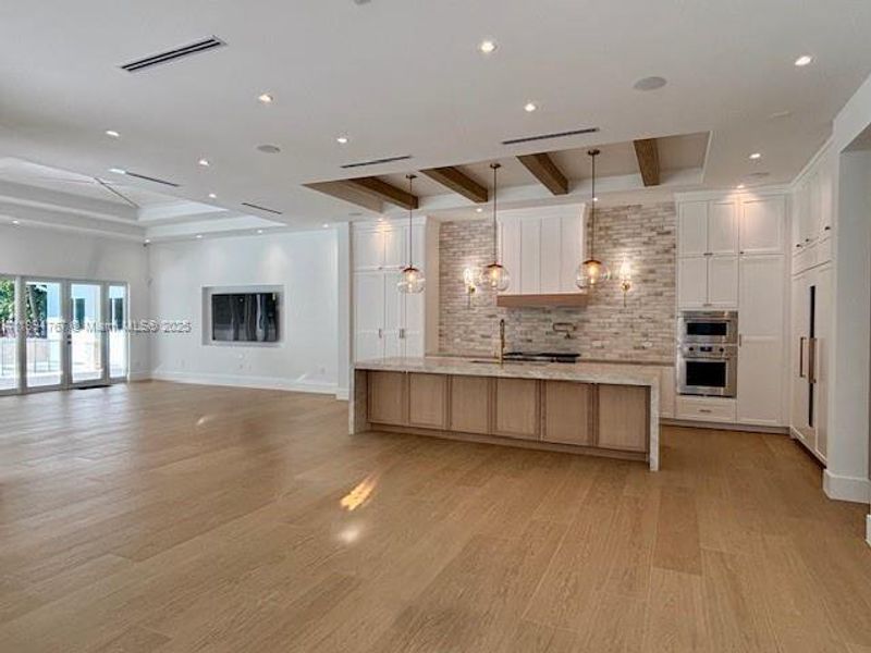 Image 33 of a home in . Image 33 of a home in .