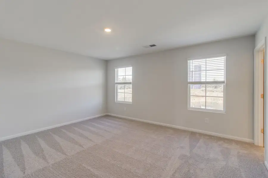 Spacious, unfurnished interior of a new home in Laurinton Farms, Hopkins (Image 25).