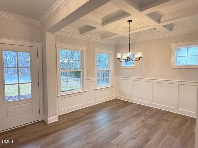 201 OM Front door dining rm