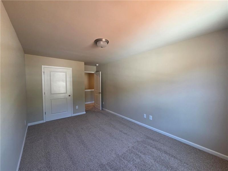 Spacious, unfurnished interior of a new home in , Bethlehem (Image 26).