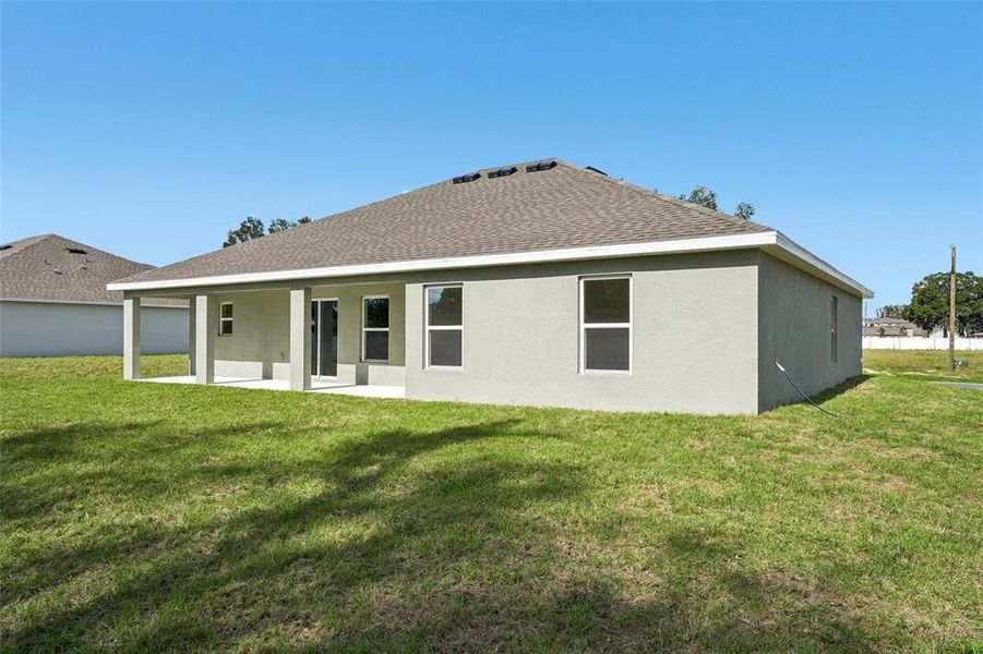 Exterior details and patio area of a home in Sable Run, Ocala (Image 3).