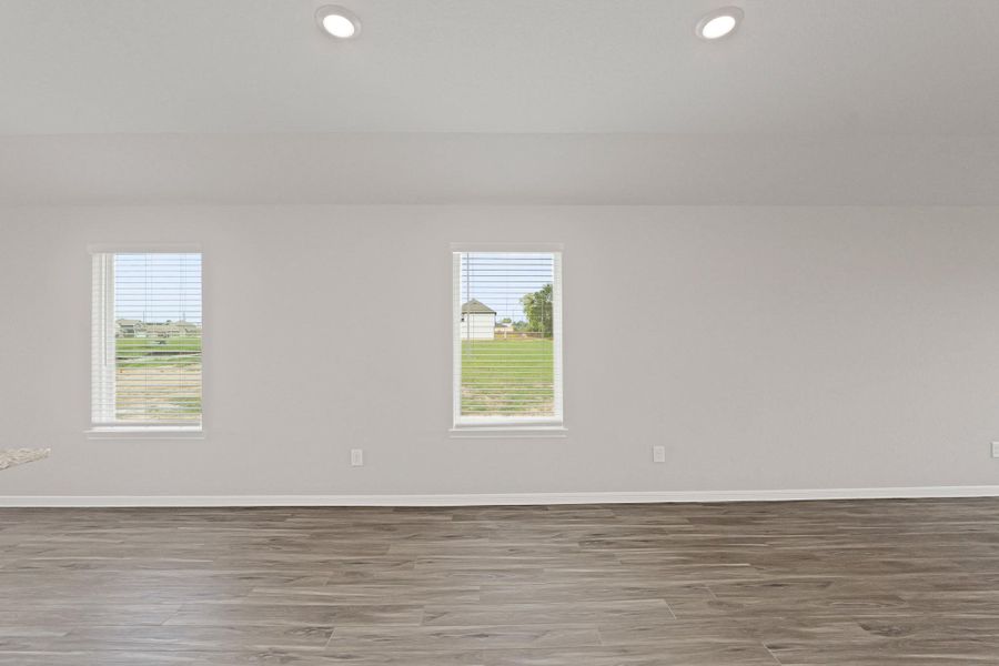 Spacious, unfurnished interior of a new home in Bammel Oaks, Houston (Image 21).