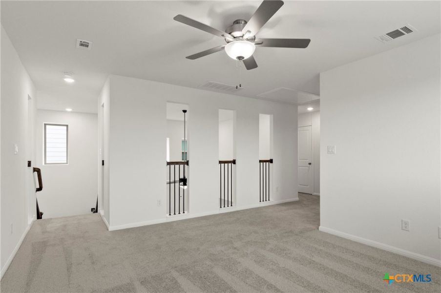 Spacious, unfurnished interior of a new home in Crosswinds, Kyle (Image 34).