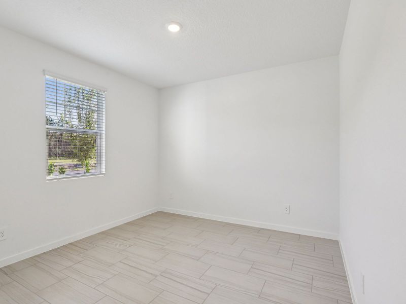 Spacious, unfurnished interior of a new home in Colbert Landings, Palm Coast (Image 10).