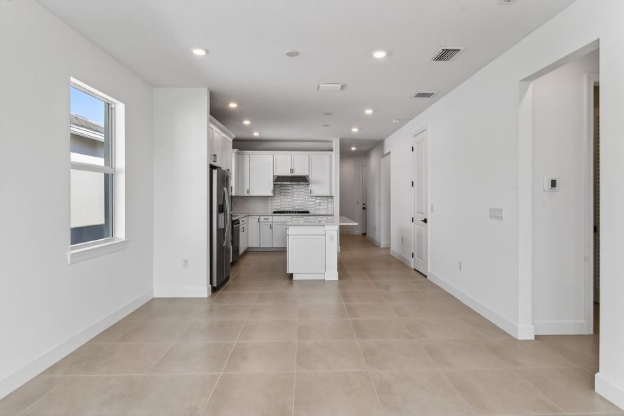 Spacious, unfurnished interior of a new home in Costa Pointe, Vero Beach (Image 49).