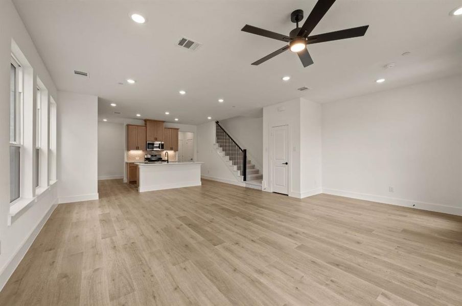 Spacious, unfurnished interior of a new home in Chelsea Commons, Allen (Image 17).