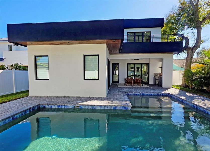Exterior details and patio area of a home in , Sarasota (Image 4).