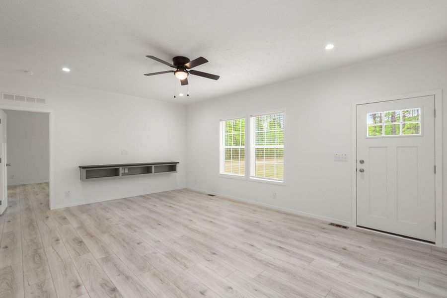 Spacious, unfurnished interior of a new home in , Cottageville (Image 13).