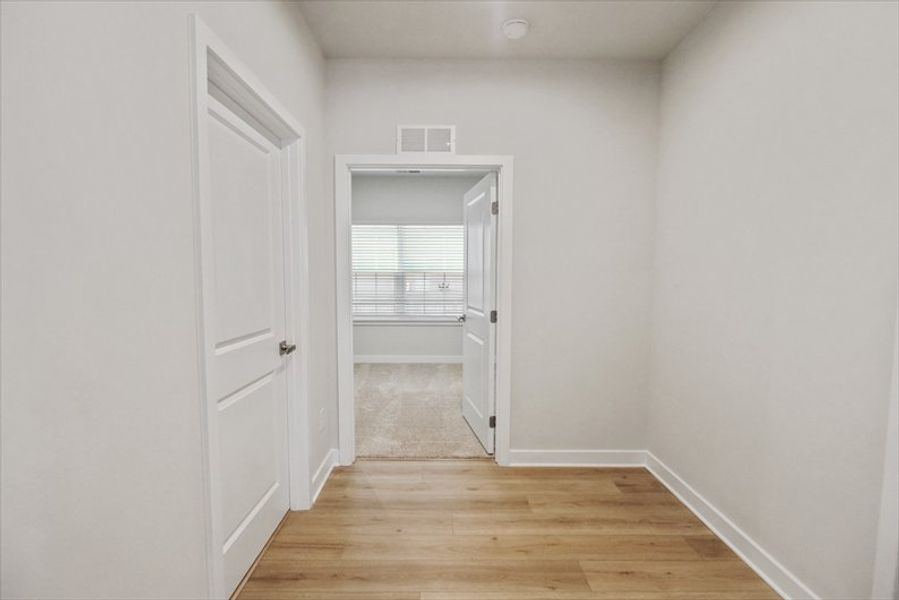 Spacious, unfurnished interior of a new home in Linden Park, Duncan (Image 21). Spacious, unfurnished interior of a new home in Linden Park, Duncan (Image 21).