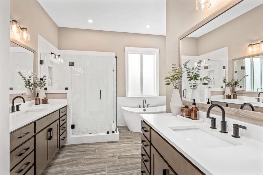 The Marshall Primary Bath