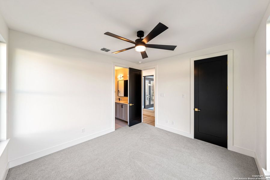 Spacious, unfurnished interior of a new home in , San Antonio (Image 26). Spacious, unfurnished interior of a new home in , San Antonio (Image 26).