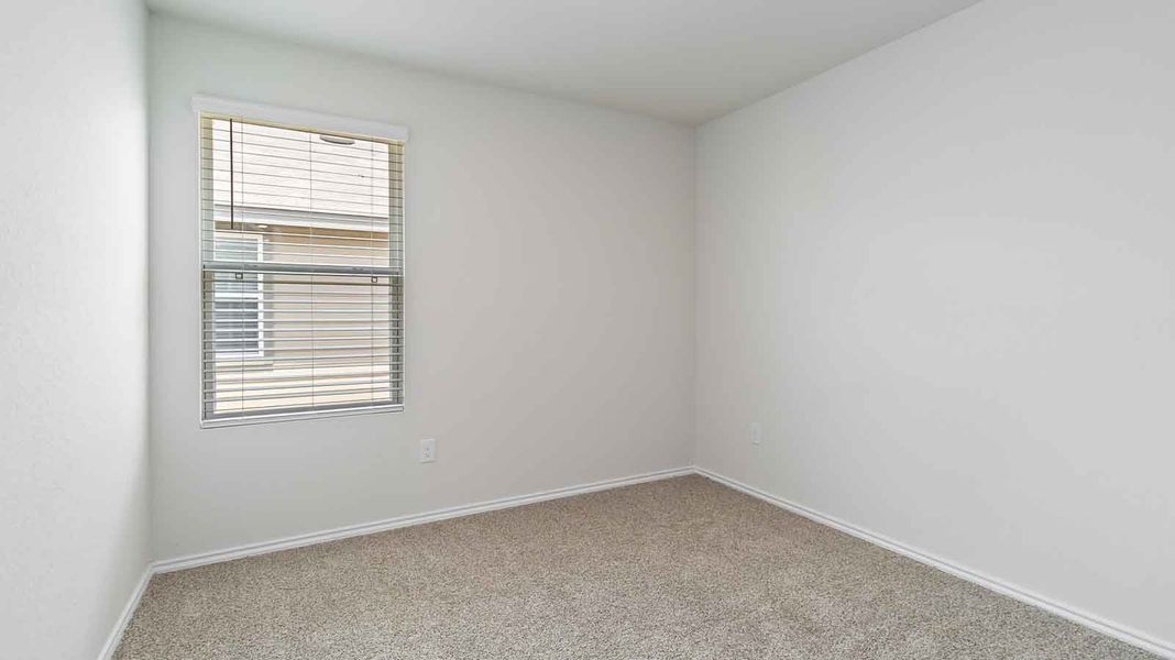 Representative unfurnished interior of a home built from the Barton by D.R. Horton in Watermark, Alvin (Image 16).