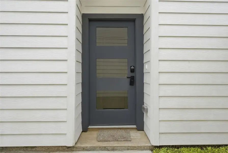 Exterior details and patio area of a home in , La Porte (Image 4).