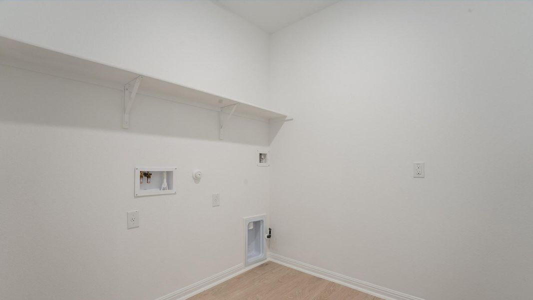 Spacious, unfurnished interior of a new home in Prairie Lakes, Buda (Image 18).