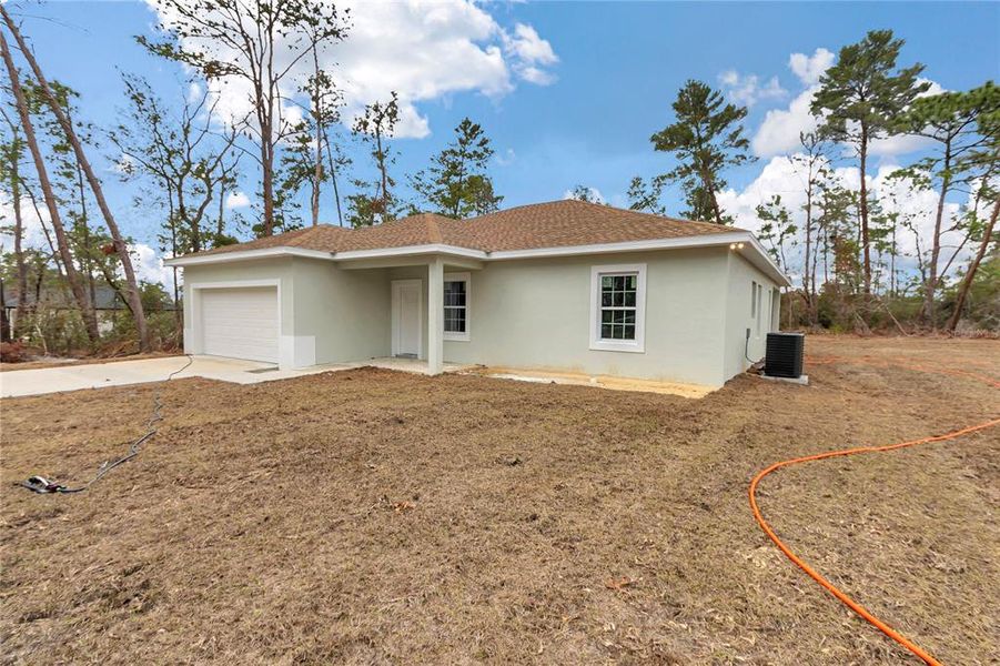 Exterior details and patio area of a home in , Ocala (Image 20).