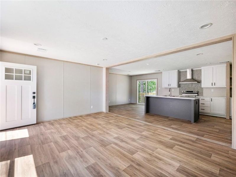 Spacious, unfurnished interior of a new home in , Gainesville (Image 29).