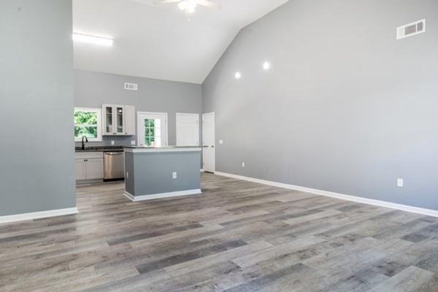 Spacious, unfurnished interior of a new home in , Carrollton (Image 11).