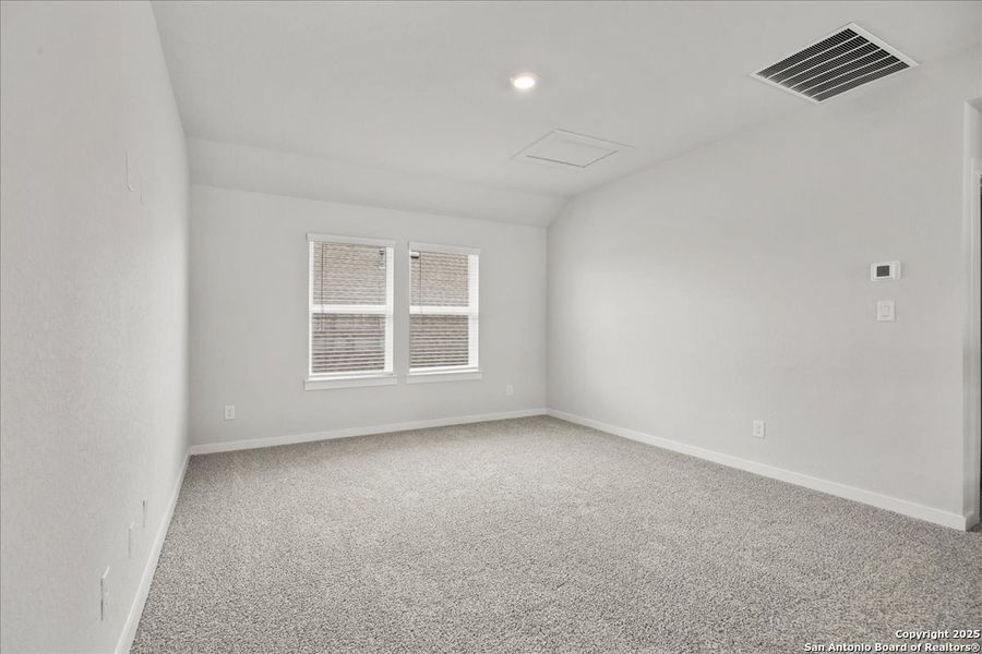 Spacious, unfurnished interior of a new home in Village at Three Oaks, Seguin (Image 16). Spacious, unfurnished interior of a new home in Village at Three Oaks, Seguin (Image 16).