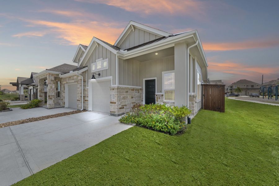 Exterior details and patio area of a home in Meridiana, Manvel (Image 16).