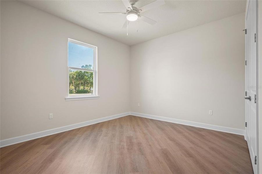 Spacious, unfurnished interior of a new home in , Tarpon Springs (Image 24).