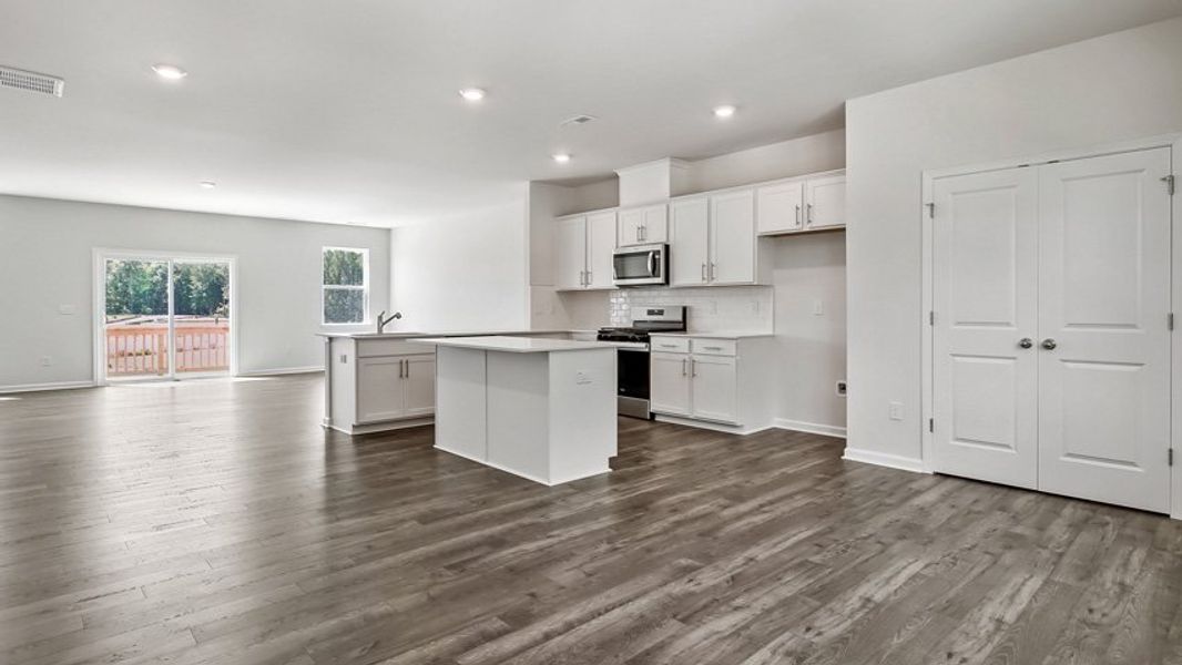 Image 28 representing the HADLEIGH by D.R. Horton in The Townes Park, Apex, NC.