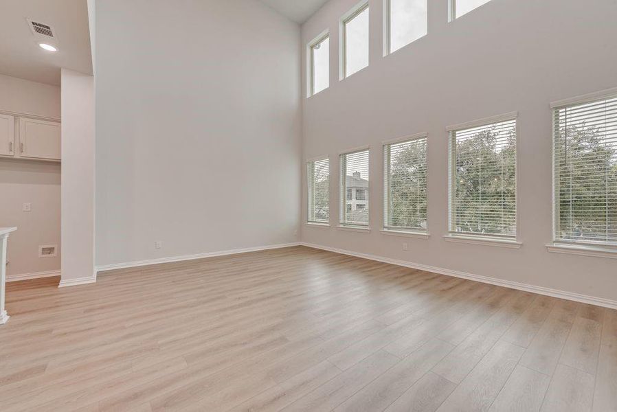Spacious, unfurnished interior of a new home in , Frisco (Image 19).