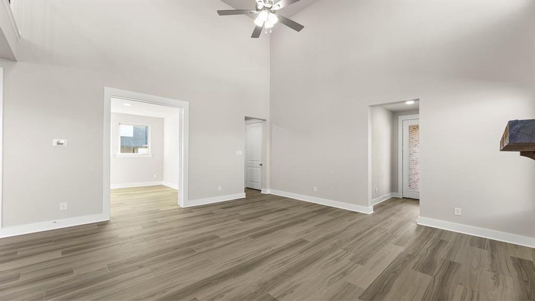 18. 1413 Clare - Family (2) 18. 1413 Clare - Family (2)