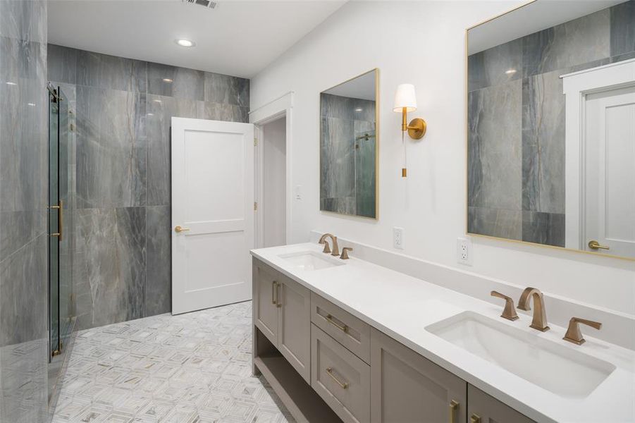 Upstairs guest bathroom