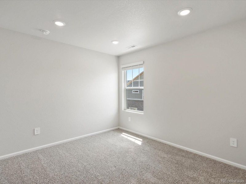 Spacious, unfurnished interior of a new home in Horizon Uptown: The Mountain Collection, Aurora (Image 12). Spacious, unfurnished interior of a new home in Horizon Uptown: The Mountain Collection, Aurora (Image 12).