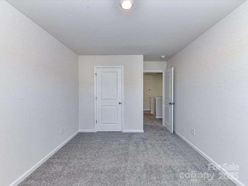 Spacious, unfurnished interior of a new home in Abrial Ridge, York (Image 27).